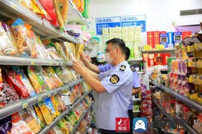 嶗山區市場監管局建立校園周邊食品安全與藥品零售長效機制